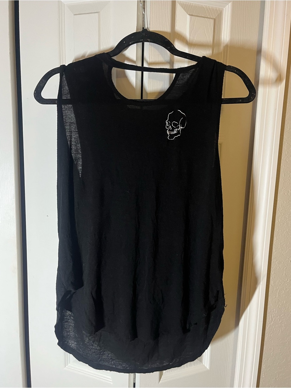 Hippie Chic women’s black flowy tank top with embroidered skeleton, size Large